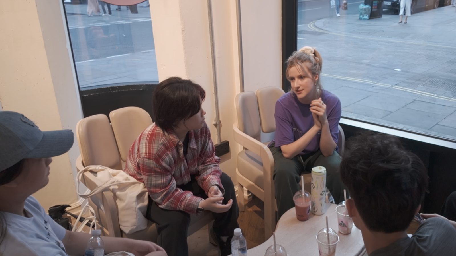 A student in conversation with a mentor